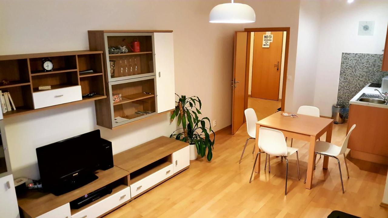 Apartment Smichov Praha Eksteriør bilde
